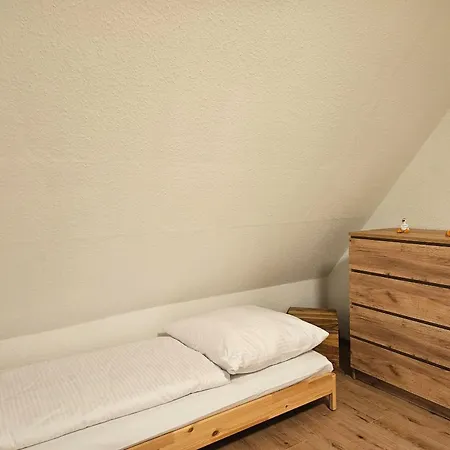 Holiday home Bienenhuus - Idyllische Lage Mit Garten Putbus