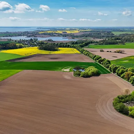 Bienenhuus - Idyllische Lage Mit Garten Putbus
